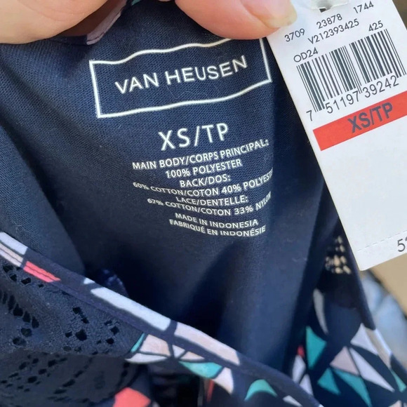 NWT VAN HEUSEN BLOUSE - Picture 3 of 4